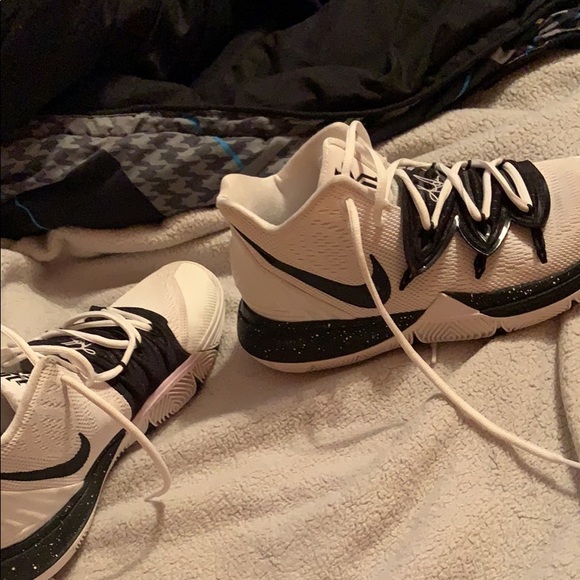 Men’s 8.5 kyrie tray 5 - Picture 3 of 9